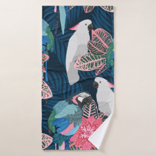 Seamless tropical pattern with parrots. Vintage il Bath Towel