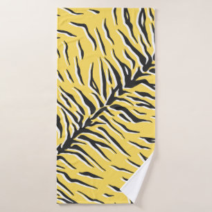 Seamless vintage black and yellow tiger pattern. S Bath Towel
