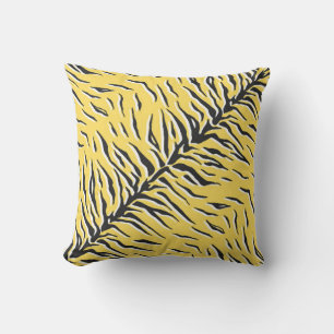 Seamless vintage black and yellow tiger pattern. S Cushion
