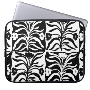 Seamless Vintage hand drawn floral a pattern with  Laptop Sleeve