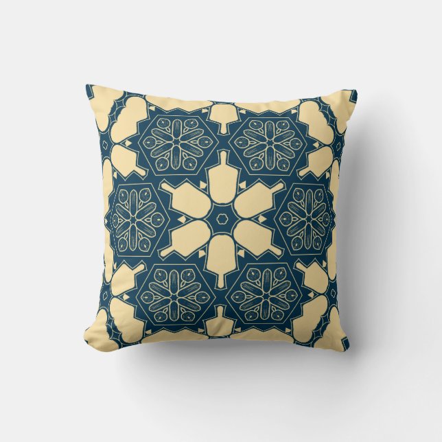 SEAMLESS VINTAGE HEART PATTERN Pillow (Front)