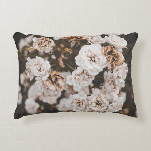 SELECTIVE FOCUS PHOTOGRAPHY OF WHITE PETALED FLOWE DECORATIVE CUSHION