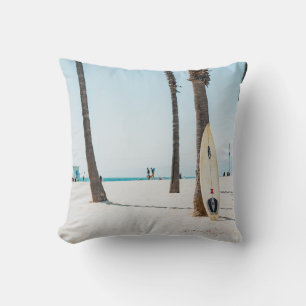 Selective focus photography of white surfboard cushion