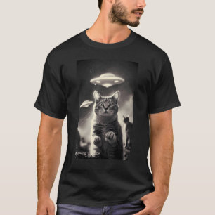 Selfie Cat UFO Ca for Men Cats are Aliens T-Shirt