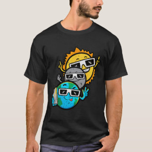 Selfie Earth Moon Sun Chaser Total Solar Eclipse 2 T-Shirt