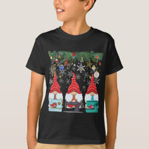 Sewing Gnomes Quilting Gnomies Xmas - Quilter Sewe T-Shirt