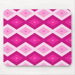 Shades of fuchsia diamond pattern mouse mat