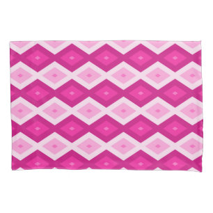 Shades of fuchsia diamond pattern pillowcase