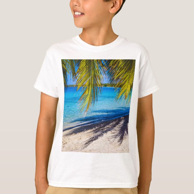 Shadows on the beach T-Shirt (Front)