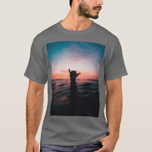 Shaka sign surfer design Graphic T-Shirt