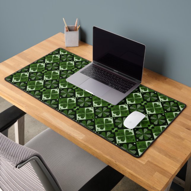 Shamrock Chequerboard Pattern Desk Mat (Office 2)