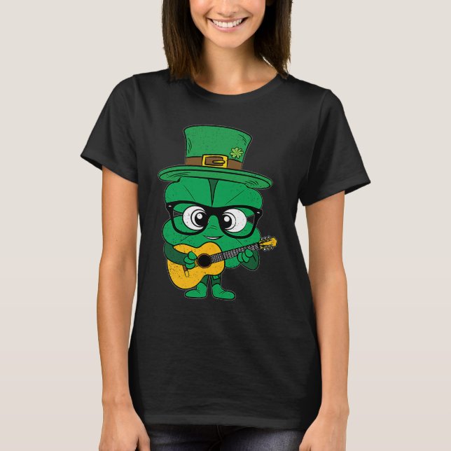 Shamrock Guitar Player St Patricks Day Guitarist M T-Shirt (Front)