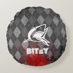 Shark Pictogram on Grungy Black Argyle Round Cushion