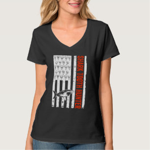 Shark Teeth Collecting Us Flag Shark Tooth Hunter T-Shirt