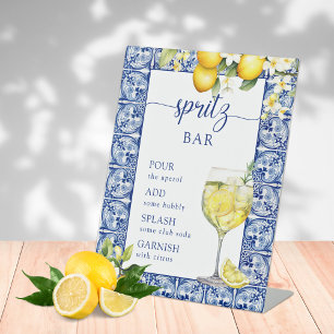 She Found Her Main Squeeze Spritz Bar Pedestal Sign