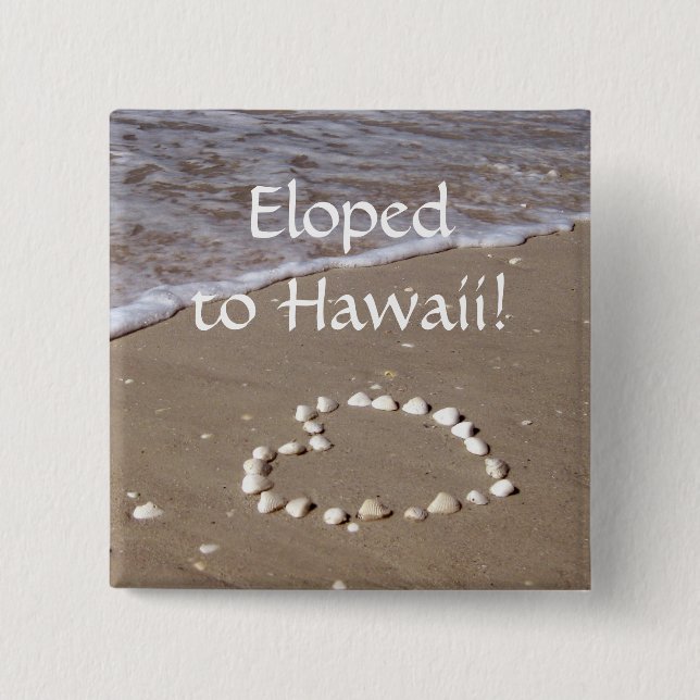 Shell Heart on the Sandy Beach 15 Cm Square Badge (Front)
