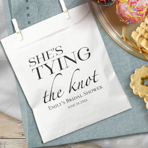 She's tying the knot   Minimalist Bridal Shower Favour Bags