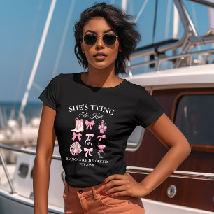 She's tying the knot pink bow Bachelorette party C T-Shirt