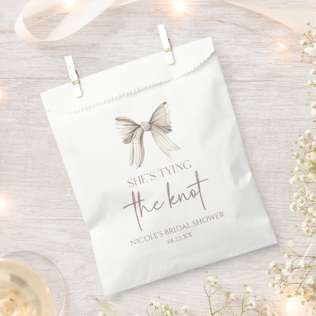She's Tying The Knot White Bow Bridal Shower Favour Bags (Clipped)