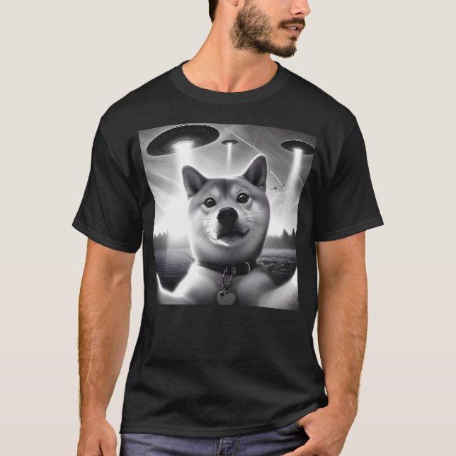 Shiba Inu Dog Dad Mom Funny Graphic Selfie UFOs We T-Shirt (Front)