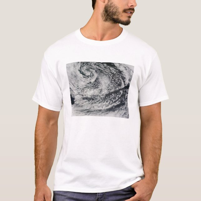 Ship-wave-shaped wave clouds 2 T-Shirt (Front)