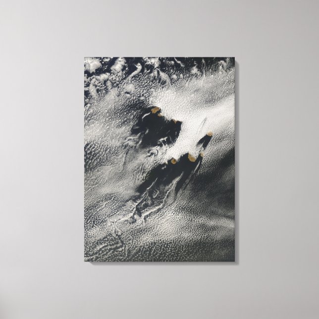 Ship-wave-shaped wave clouds and cloud vortices canvas print (Front)