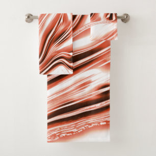 Showy salmon to red long wavy traces on white fund bath towel set