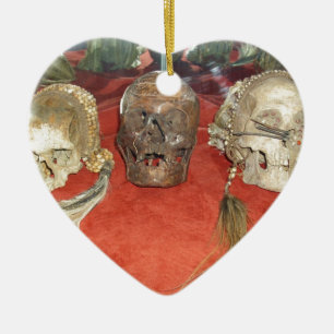 Shrunken Heads Voodoo Display Ceramic Tree Decoration