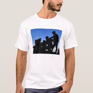 Silhouette of soldiers T-Shirt