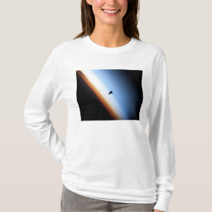 Silhouette of space shuttle Endeavour T-Shirt