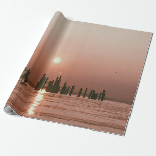 SILHOUETTE PHOTO OF PERSON HOLDING BOAT PADDLE SUR WRAPPING PAPER