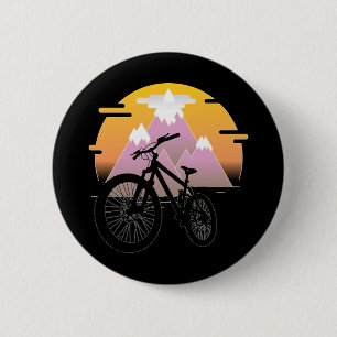 Silueta Mountain Bike con Sol y Montaña 6 Cm Round Badge
