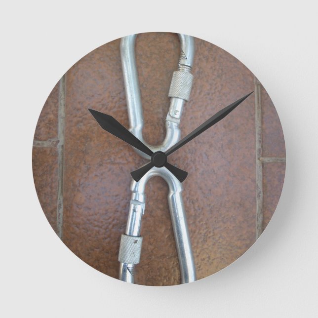 Silver infinity round clock (Front)