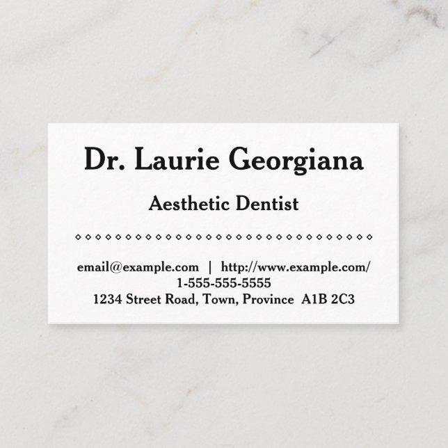 Simple Aesthetic Dentist Business Card (Front)