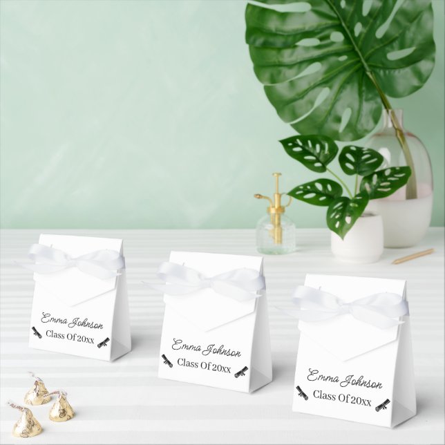 Simple Black And White Customised Graduation Favour Box (Multiple)
