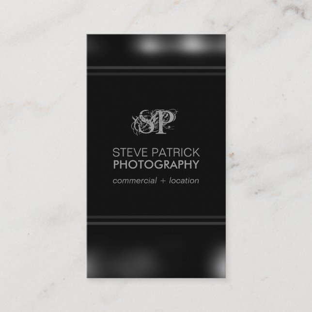 Simple Chic Black Minimalist Business Card (Front)