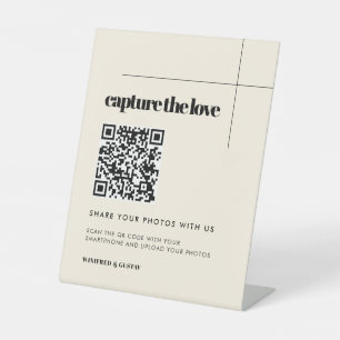 Simple elegant & chic wedding Capture the love Pedestal Sign