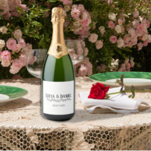 Simple floral daisy outline wedding sparkling wine label
