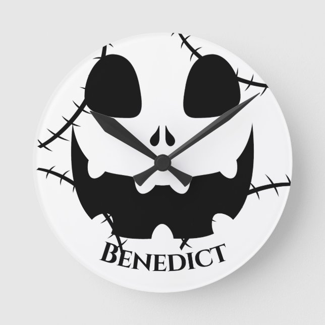 Simple Halloween jack-o-lantern pumpkin face Name Round Clock (Front)