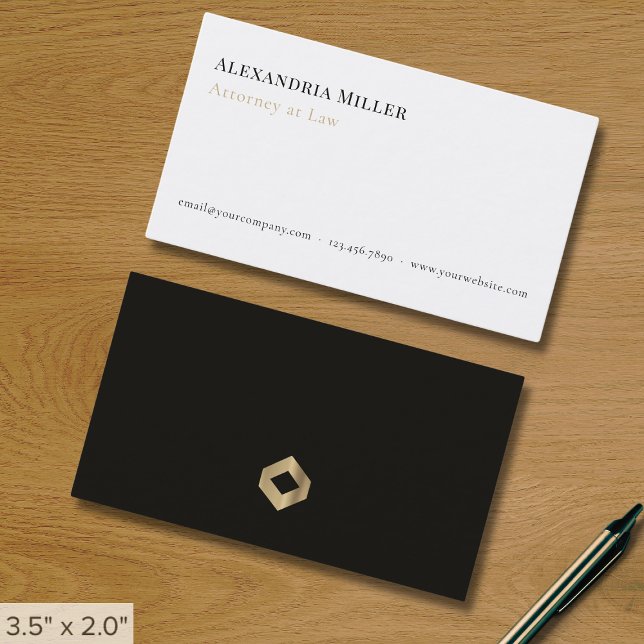 Simple Luxury Business Card (Creator Uploaded)