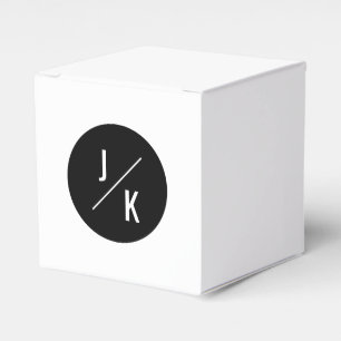 Simple monochrome circle wedding favour box