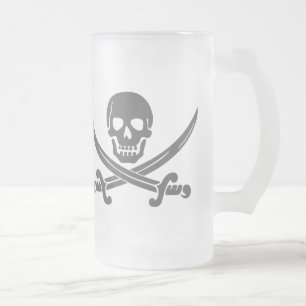 Simple Smiling Pirate Skull with Crossed Swords Frosted Glass Beer Mug