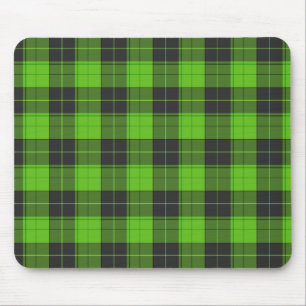 Simple tartan pattern in dark green mouse mat