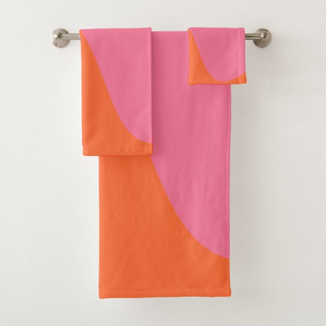 Simple Waves 4 in Pink, Orange, and Cream Bath Towel Set (Insitu)