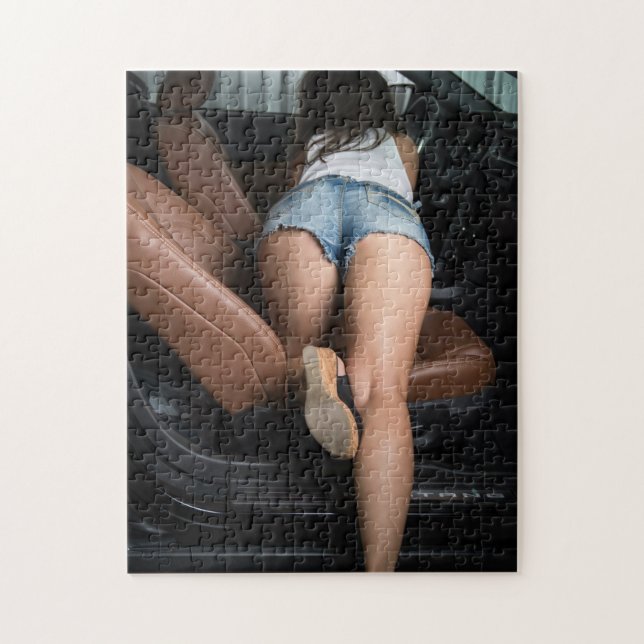 Single Z Hot 252 Piece Puzzle babes and cars (Vertical)