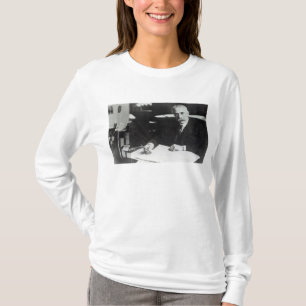 Sir Edward Elgar work on one orchestral scores T-Shirt