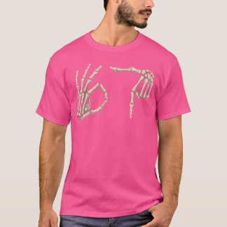 Six Seven 6 7 Meme 67 Skeleton Hand Halloween Cost T-Shirt