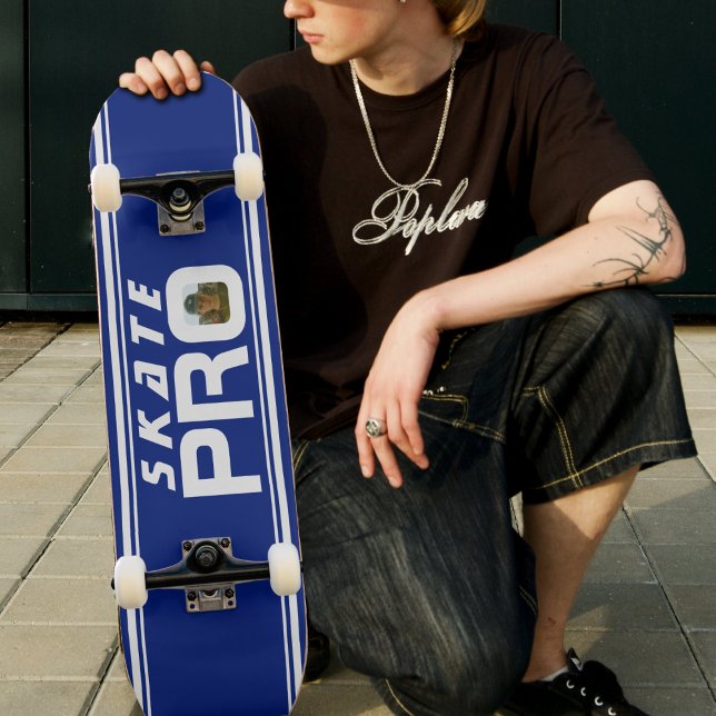 Skate Pro Photo Striped Blue & White Skateboard (Skate Pro Photo Striped Blue & White Skateboard)