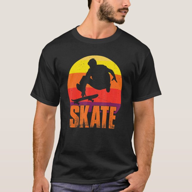 Skate Skateboarding Retro Sport  Skateboarder Vint T-Shirt (Front)