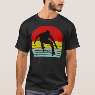 Skaters Having Fun Retro Sunset Skateboard Gift Te T-Shirt